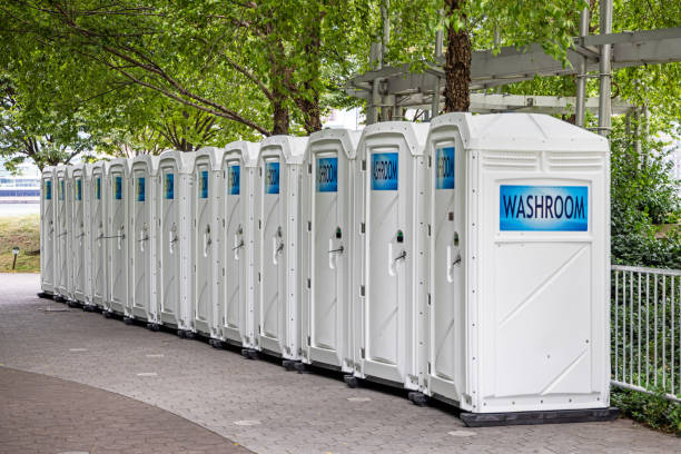 Best Portable restroom trailer rental  in Edgewood, TX